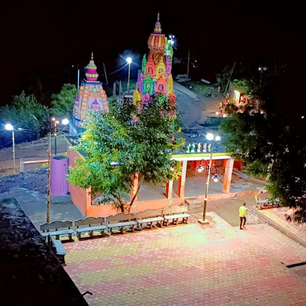 गावातील मंदिर 