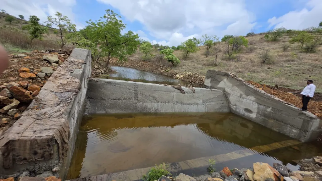 बंधारे बांधकाम