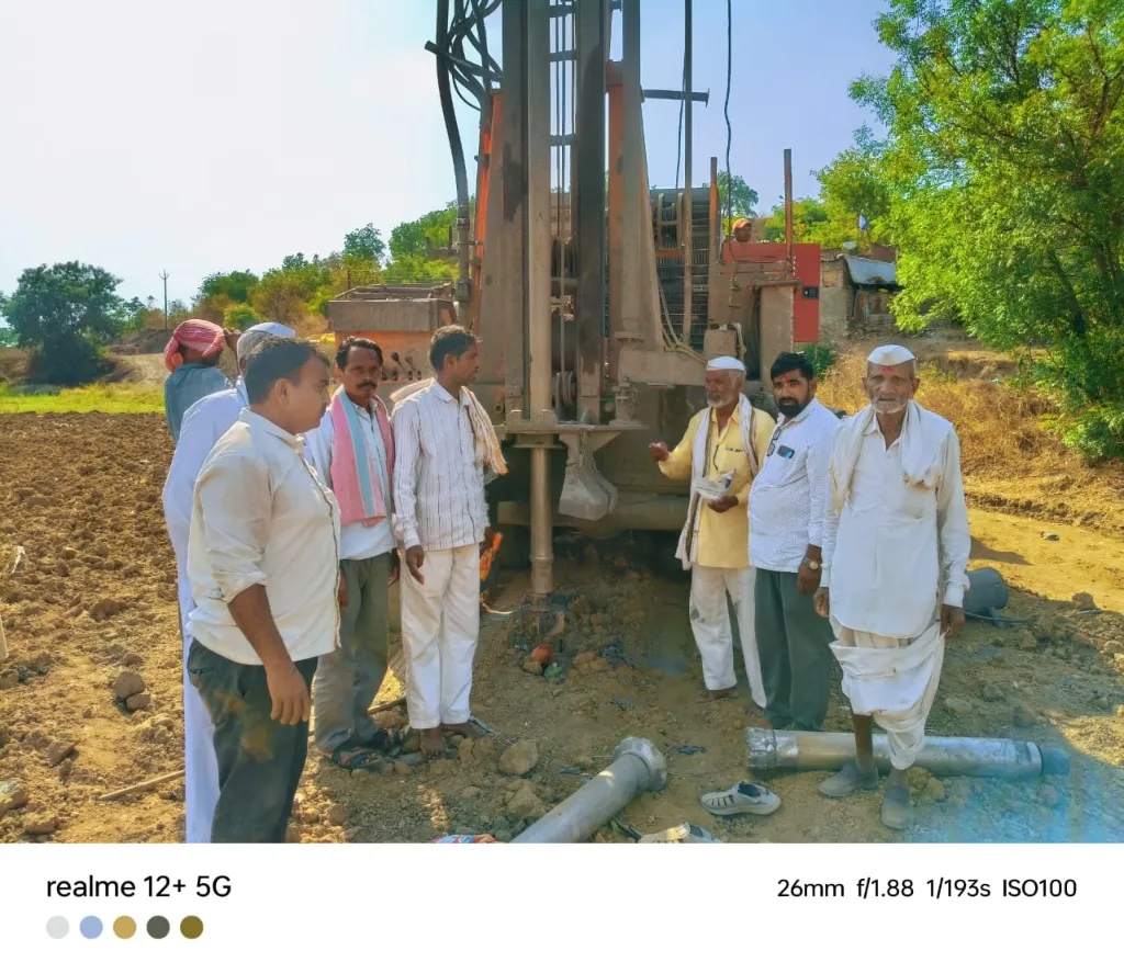 विविध वस्त्यांवर बोअर वेल व्यवस्था