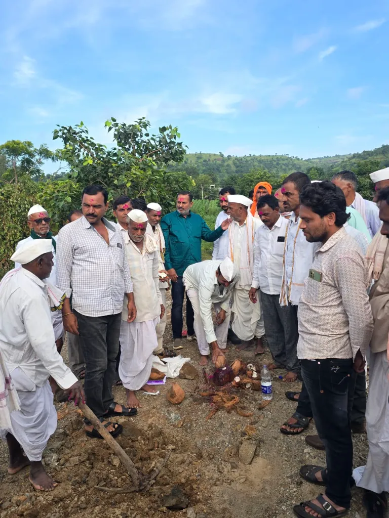 ग्रामपंचायत भवनचे भूमिपूजन