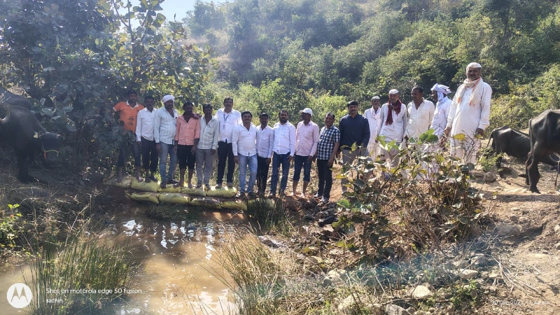 वनराई बंधारे उभारणी – लोकसहभागातून